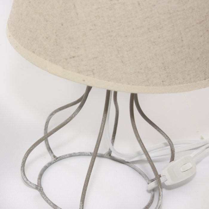 Lampada in metallo grigio - immagine 2