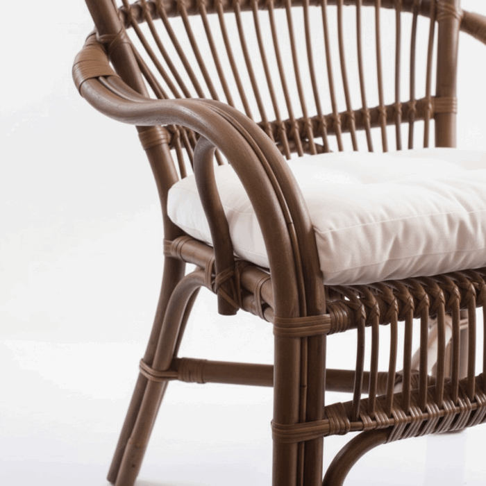 Poltrona in giunco marrone scuro con cuscino bianco - immagine 6