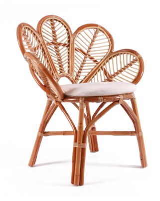 Poltrona "Daun" in rattan con seduta a petalo