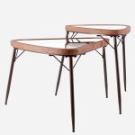 Set di 2 tavolini triangolari in legno e metallo