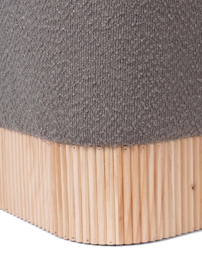 Pouf in tessuto bouclé marrone - immagine 2