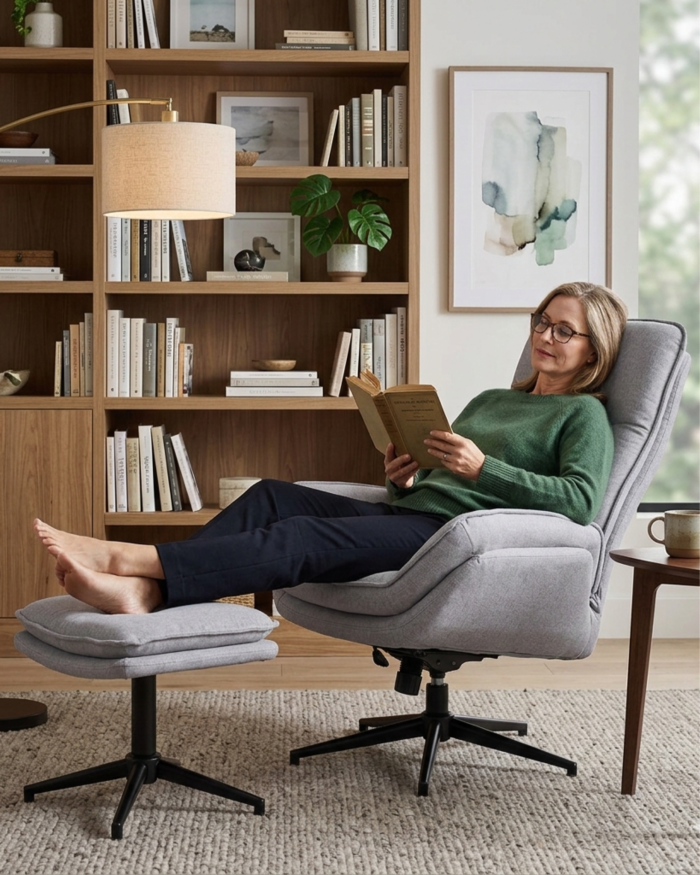 Poltrona girevole con poggiapiedi grigio "Ava" - immagine 2